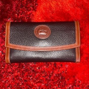 Dooney & Bourke wallet